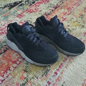 Nike Women's Air Huarache Run Sneakers